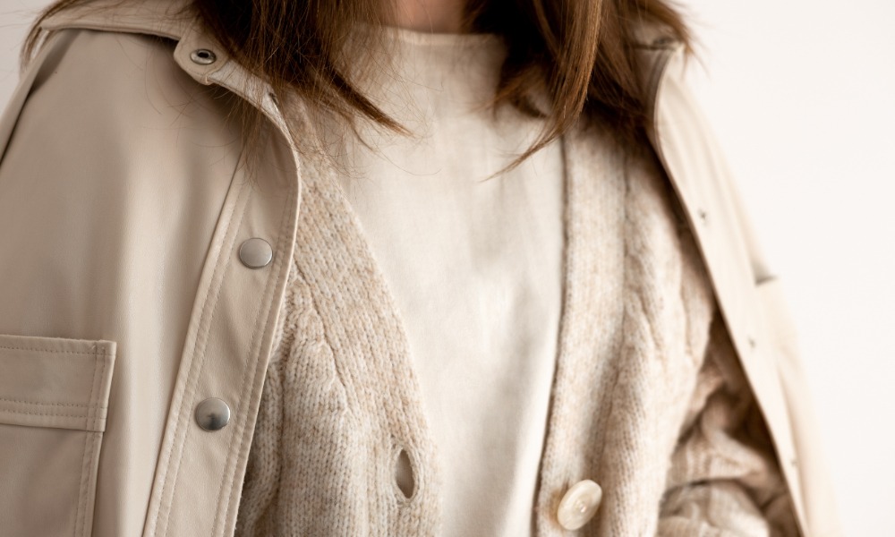 Cómo quitar bolitas de la ropa como jerseys o leotardos